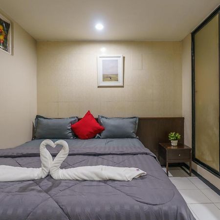 Cheqinn Bed Sukhumvit 4 Nana Plaza Bangkok Luaran gambar