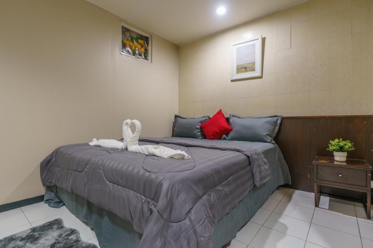 Cheqinn Bed Sukhumvit 4 Nana Plaza Bangkok Luaran gambar