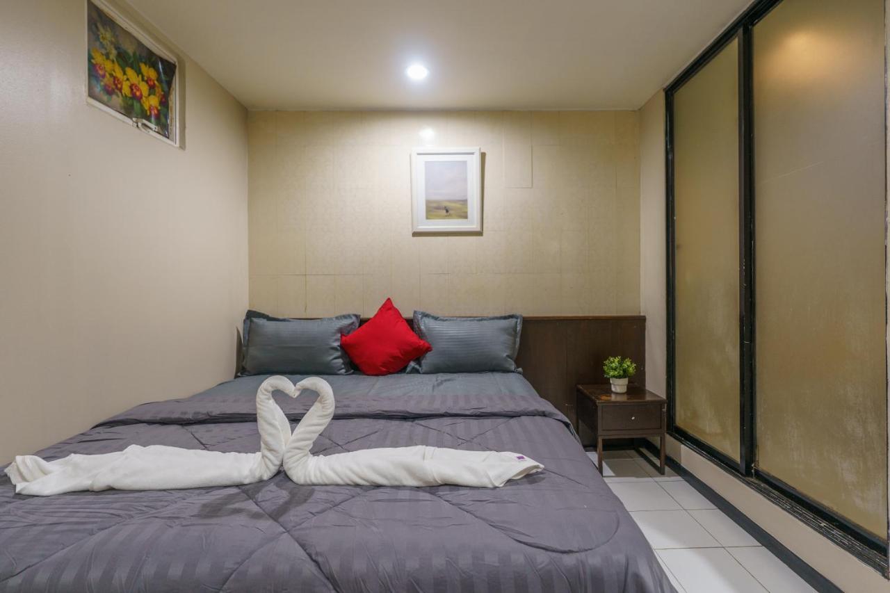 Cheqinn Bed Sukhumvit 4 Nana Plaza Bangkok Luaran gambar