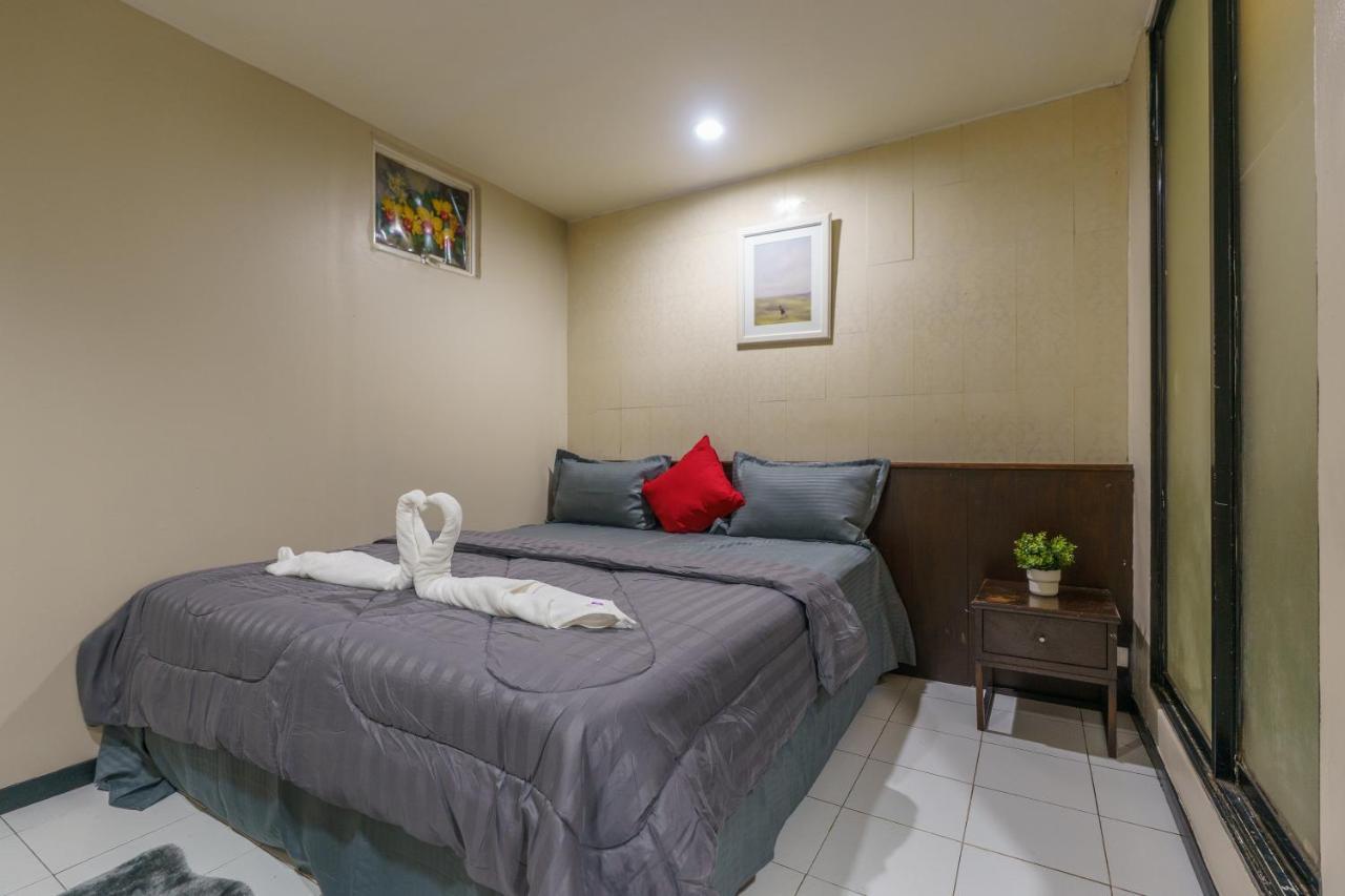 Cheqinn Bed Sukhumvit 4 Nana Plaza Bangkok Luaran gambar