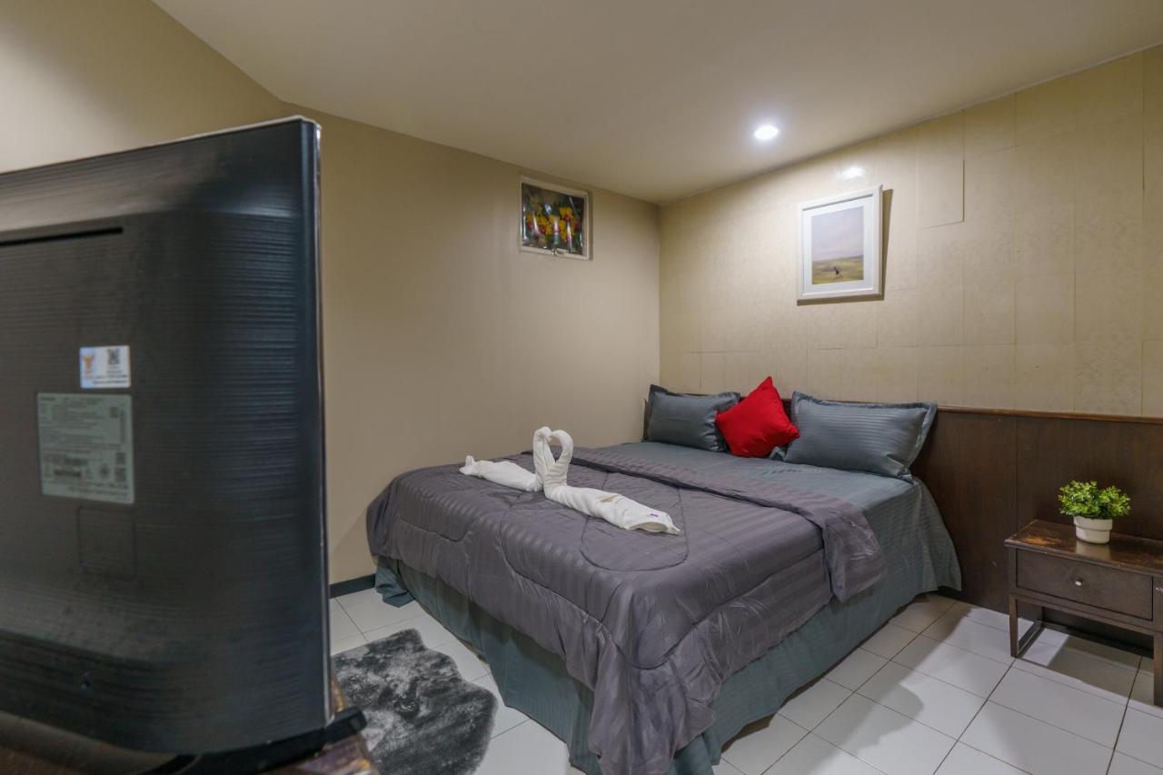 Cheqinn Bed Sukhumvit 4 Nana Plaza Bangkok Luaran gambar