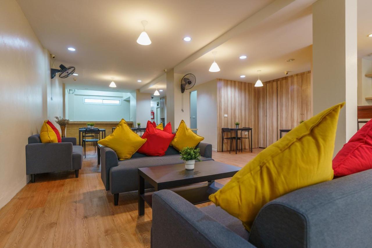 Cheqinn Bed Sukhumvit 4 Nana Plaza Bangkok Luaran gambar