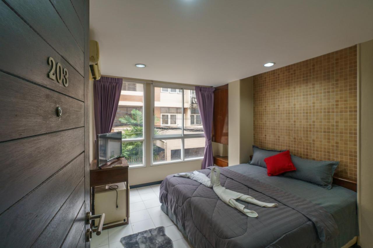 Cheqinn Bed Sukhumvit 4 Nana Plaza Bangkok Luaran gambar