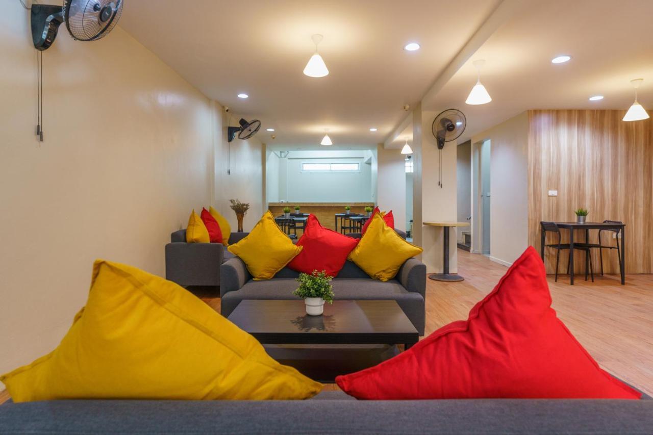 Cheqinn Bed Sukhumvit 4 Nana Plaza Bangkok Luaran gambar