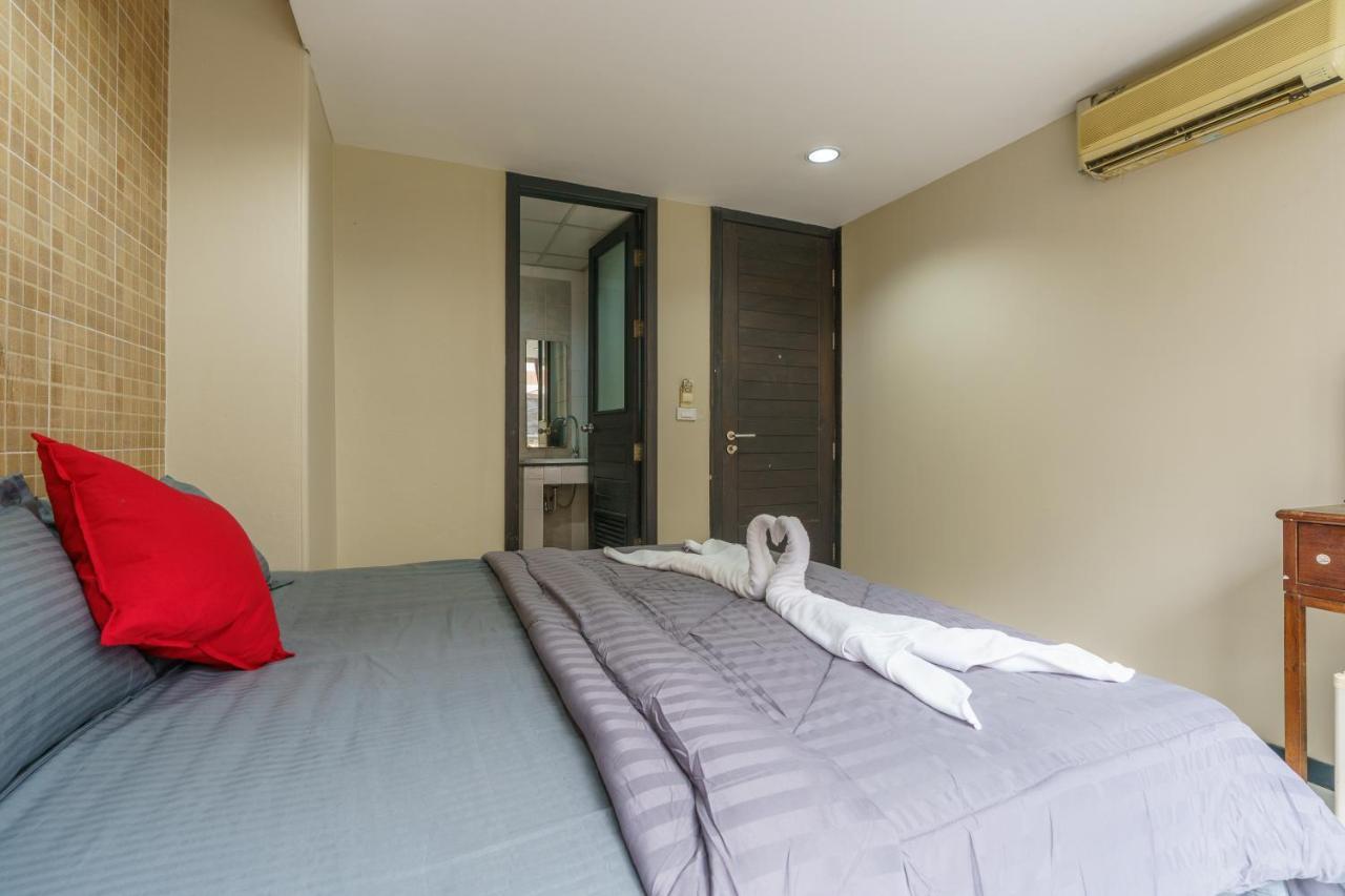 Cheqinn Bed Sukhumvit 4 Nana Plaza Bangkok Luaran gambar